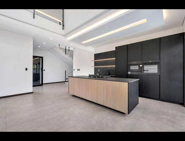 4 BEDROOM HOUSE FOR SALE IN BRYANSTON